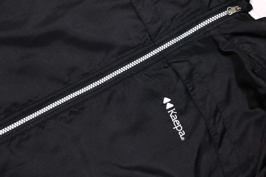 OU43 Black windbreaker 280 d2.JPG