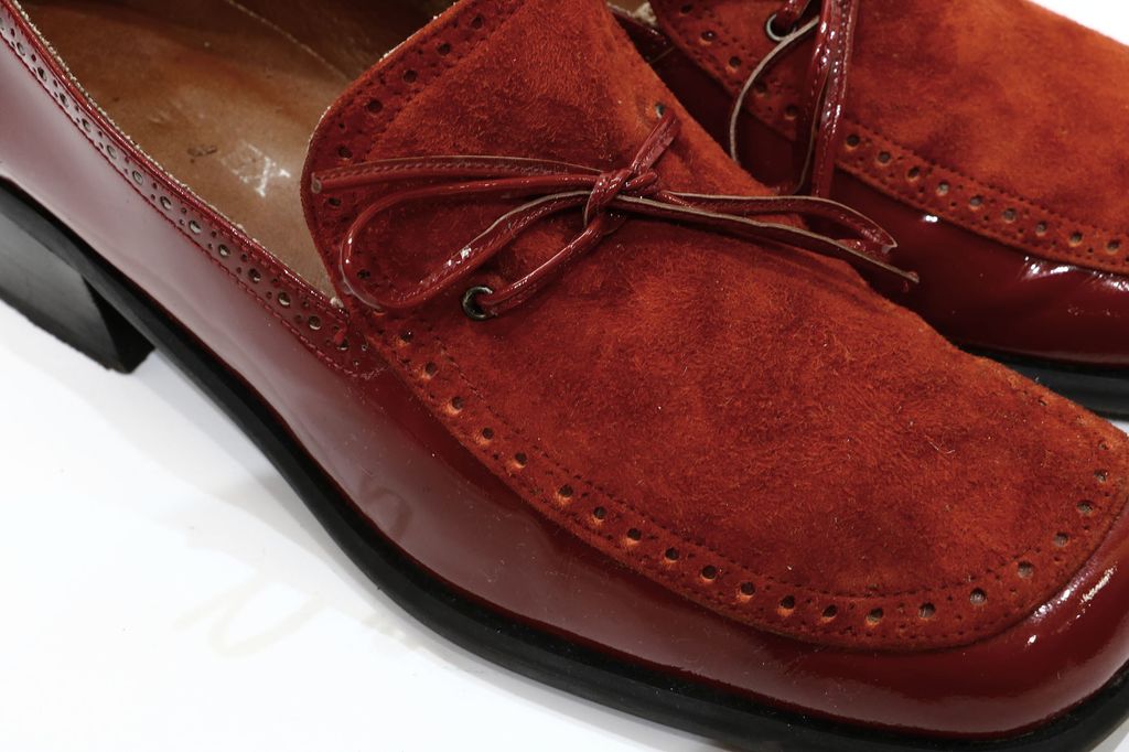 SH8 Red suede loafer 255 d1.JPG