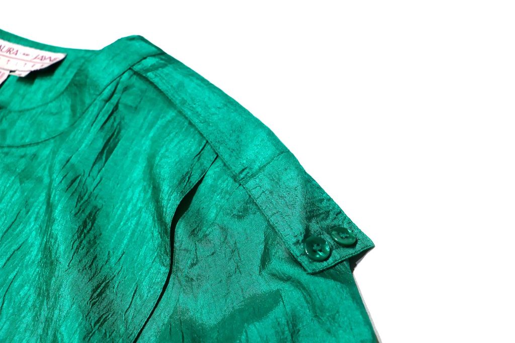 TO23 Green button up blouse 385 d2.jpg