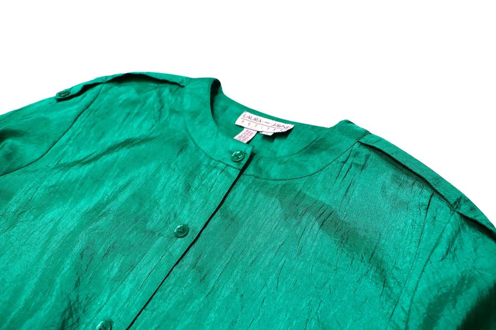 TO23 Green button up blouse 385 d1.jpg