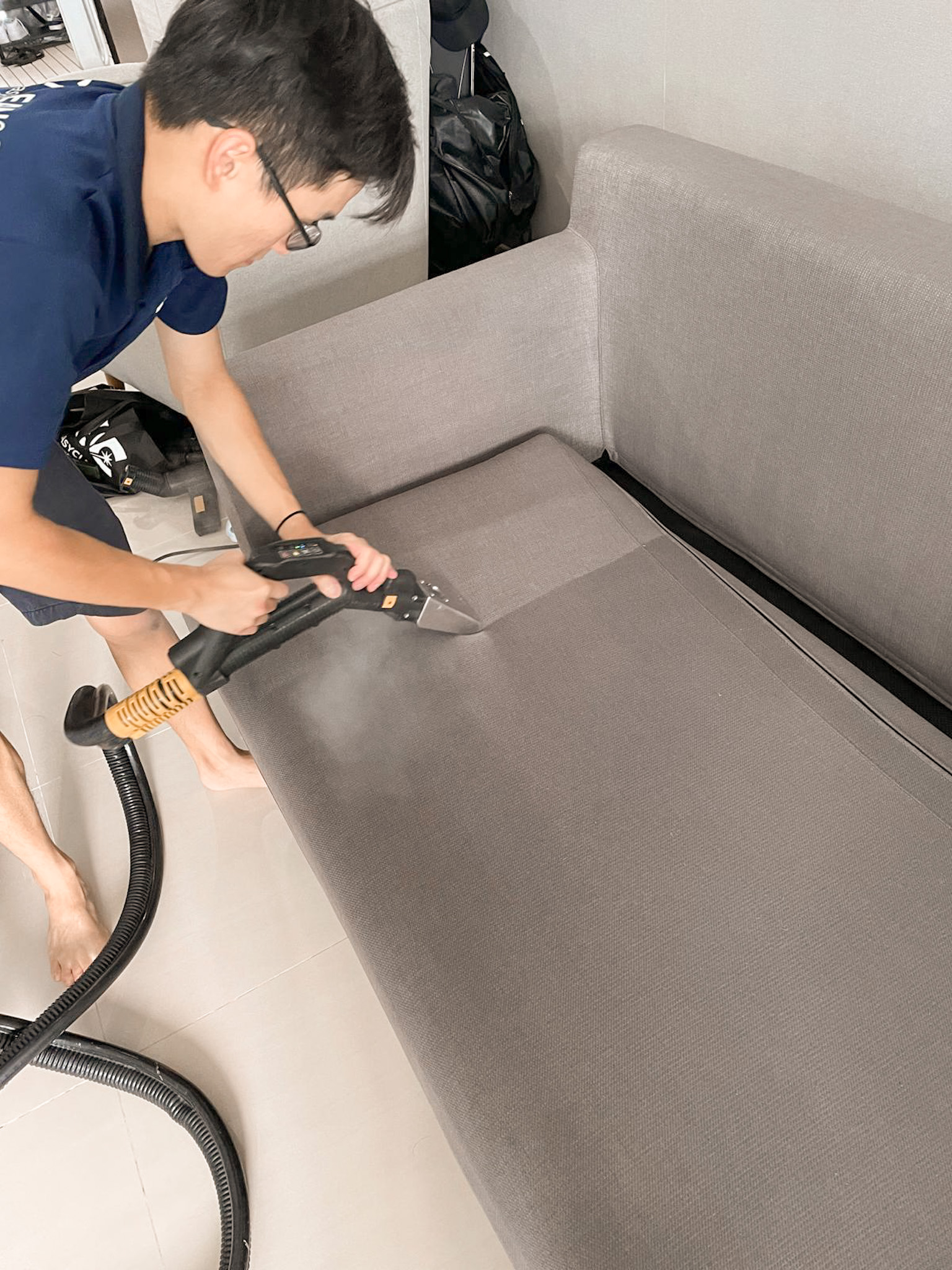 Easyclean SG: Best Cleaning Services In Singapore | Home Services - Upholstery Shampooing