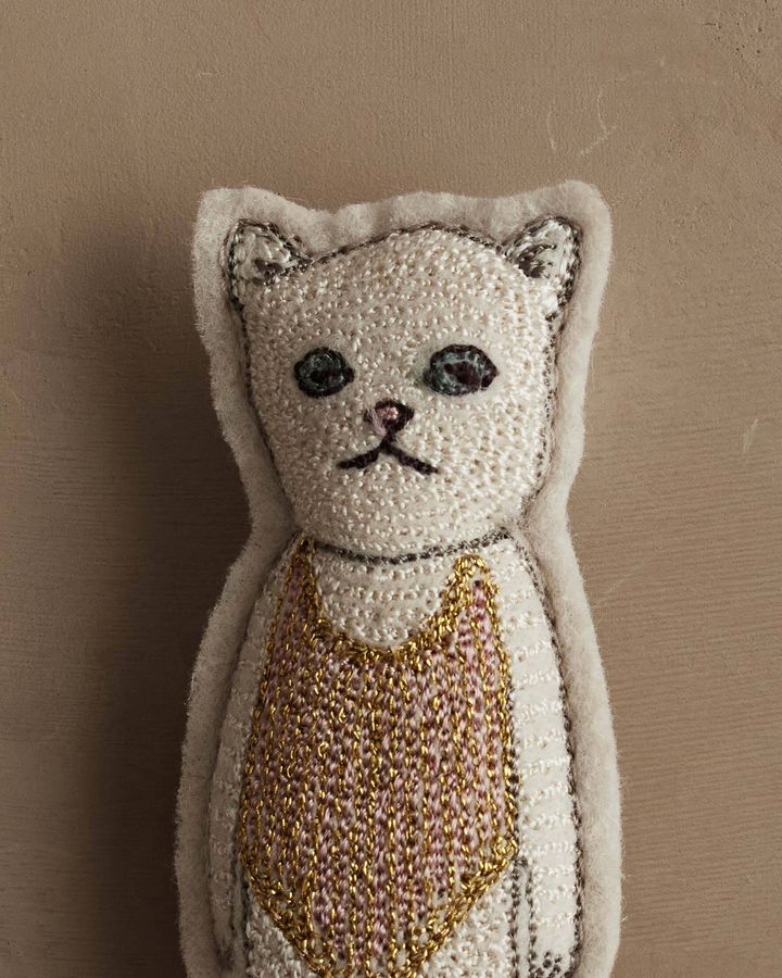 Coral_and_Tusk_Pin_Baby_Cat_Detail