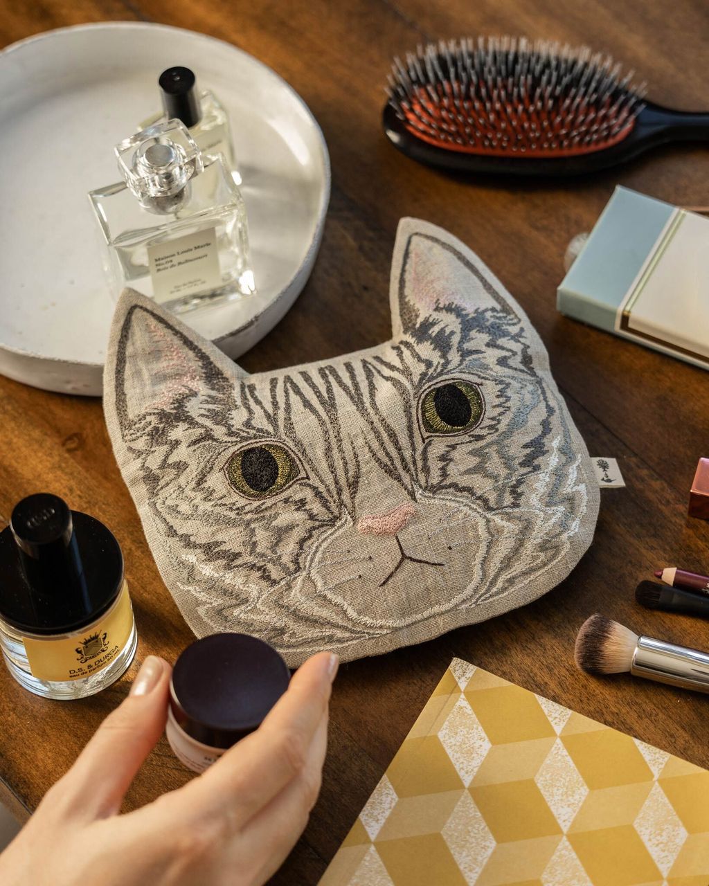 CoralandTusk_SS25_LS_Tabby_Cat_Pouch_h