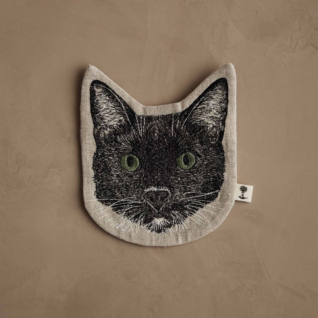 Coral_and_Tusk_Pouch_Black_Cat_Primary