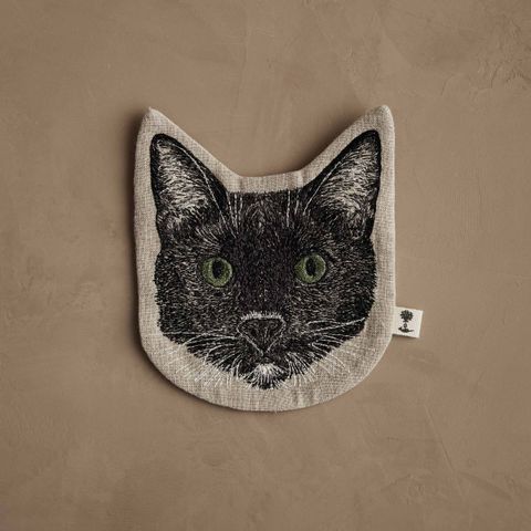 Coral_and_Tusk_Pouch_Black_Cat_Primary