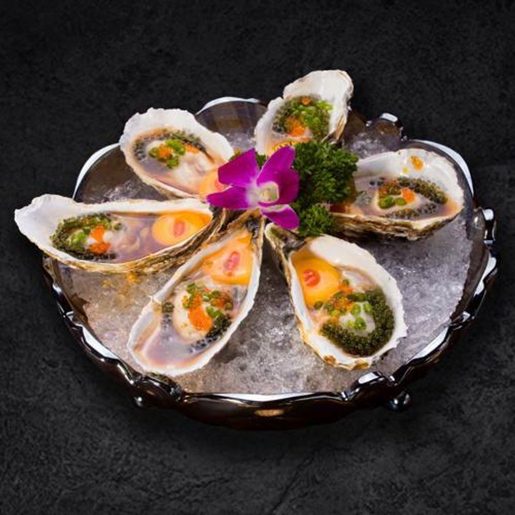 Sashimi oyster on ice