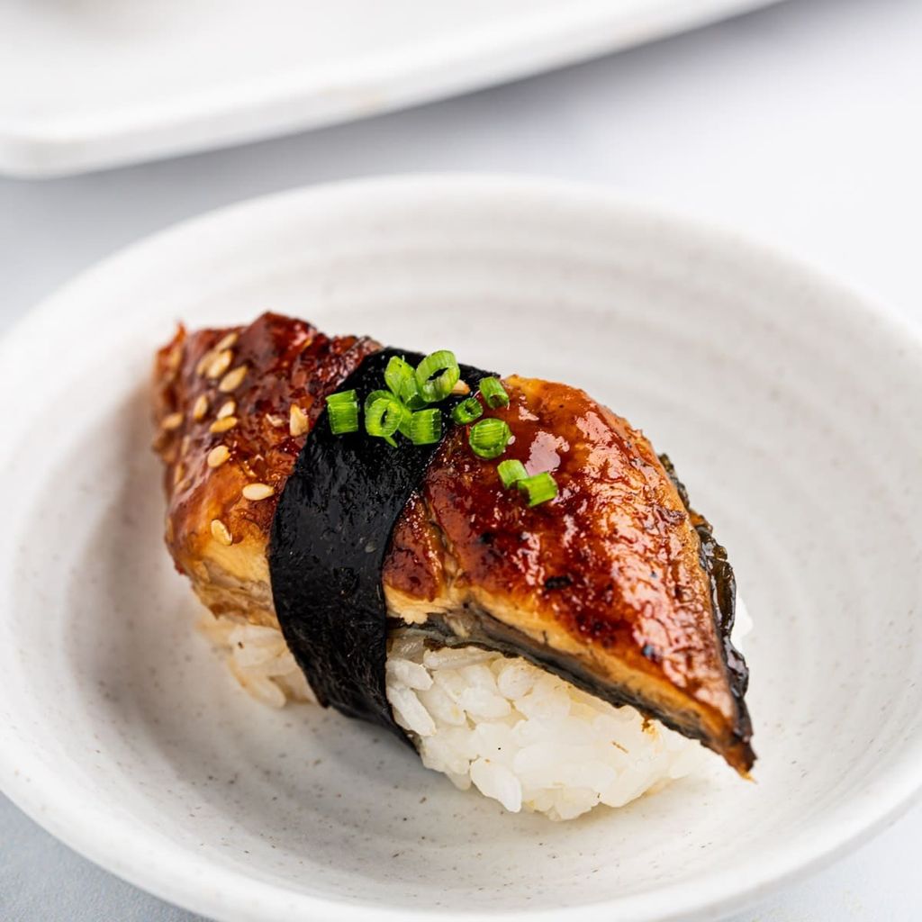 Unagi-Sushi-closeup-1x1-1