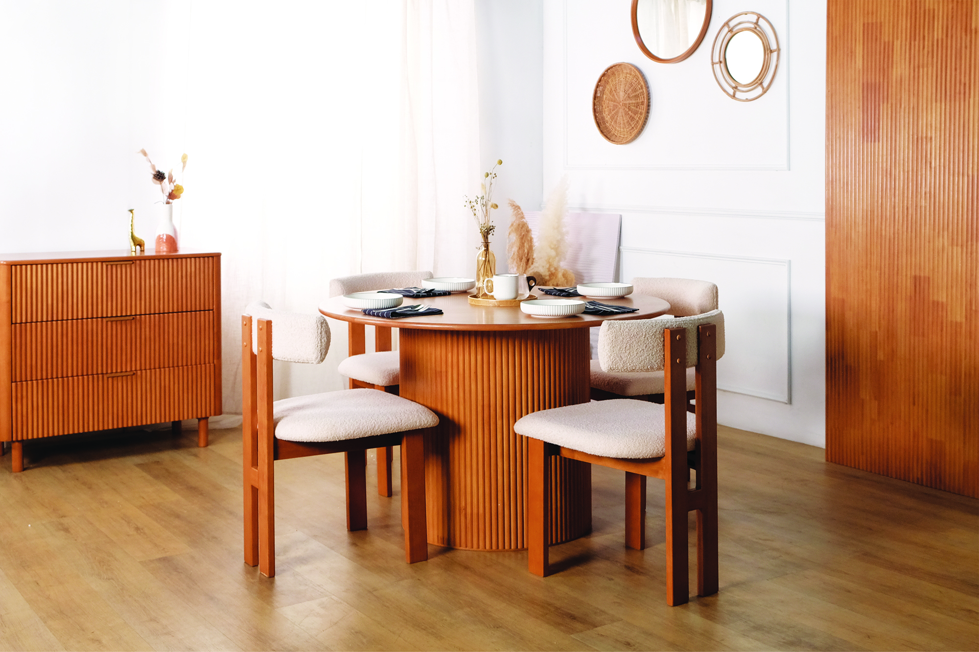 Romeo Round Dining Set_1