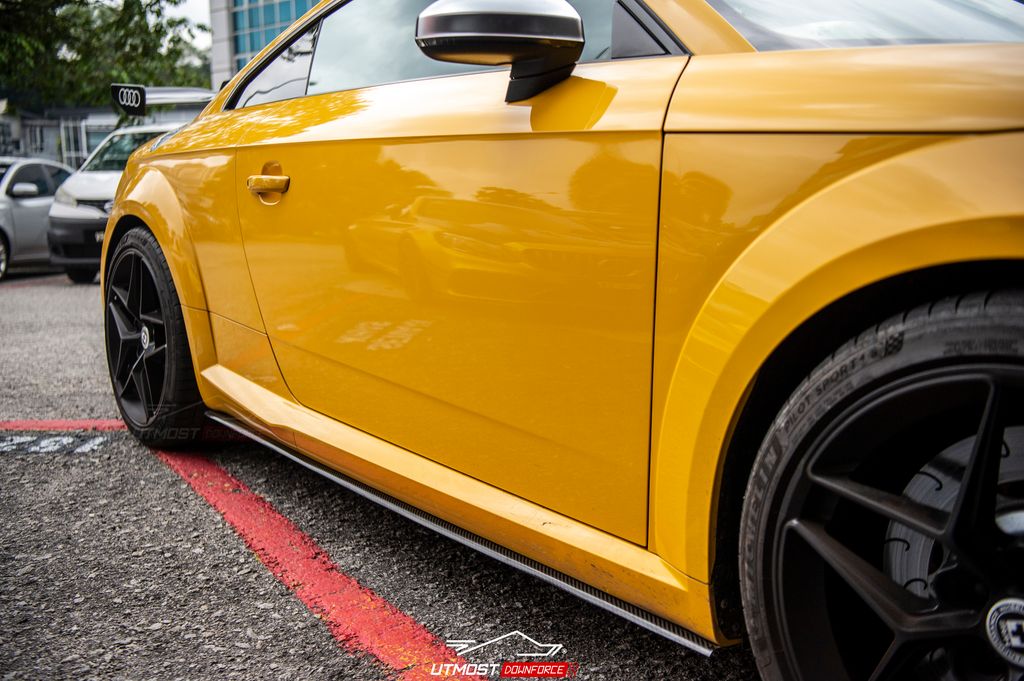 Audi TT MK3 Flat Carbon Side Skirt – Utmost Downforce Garage