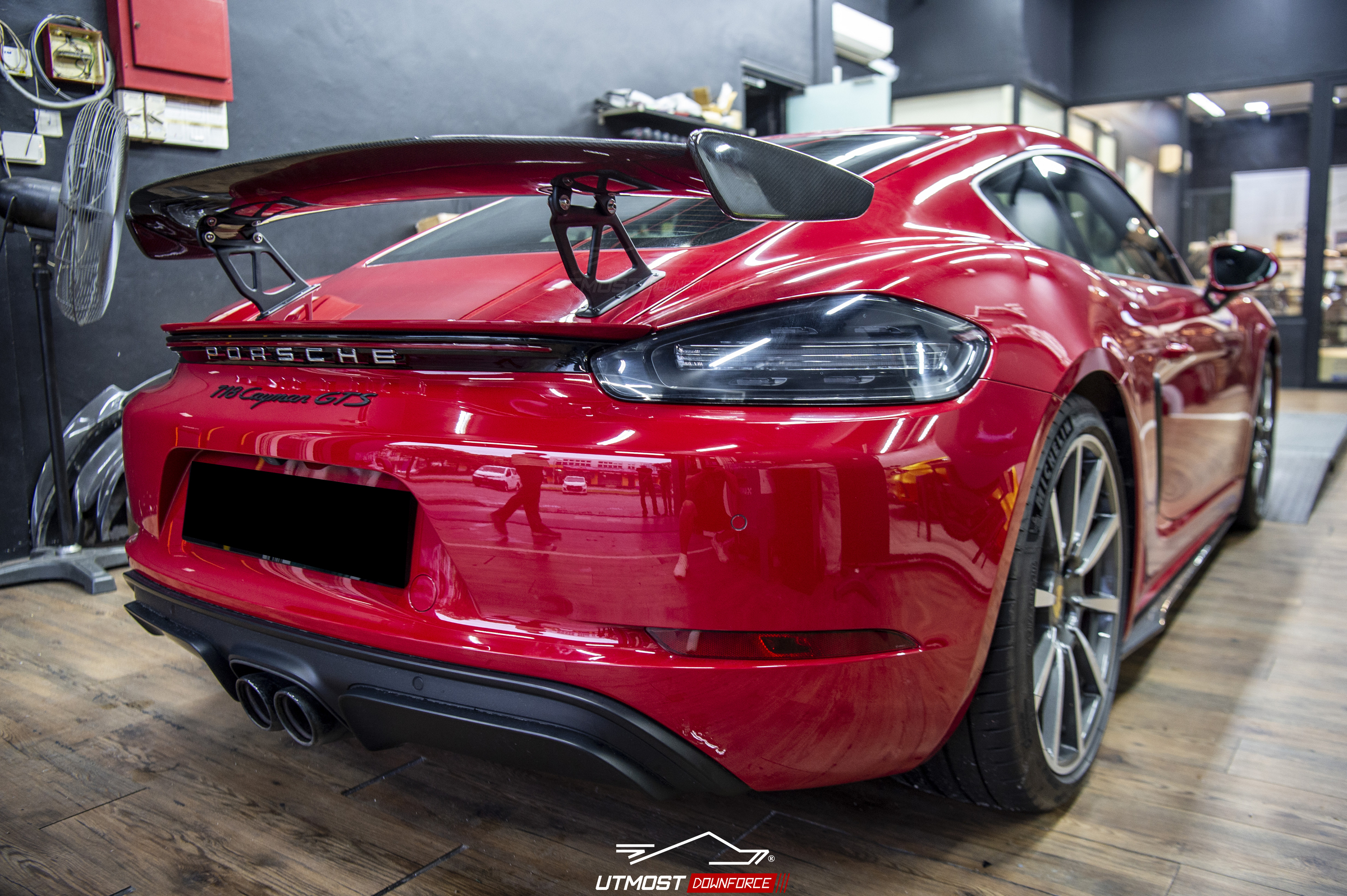 Porsche 718 GT4 (981) Carbon GT Wing – Utmost Downforce Garage Porsche 718 GT4 (981) Carbon GT Wing – Utmost Downforce Garage