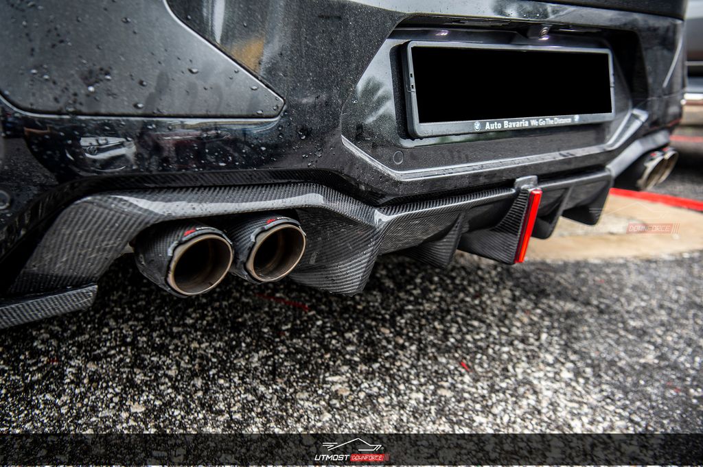 Sport rear diffuser black gloss with tailpipes chrome for Audi A6