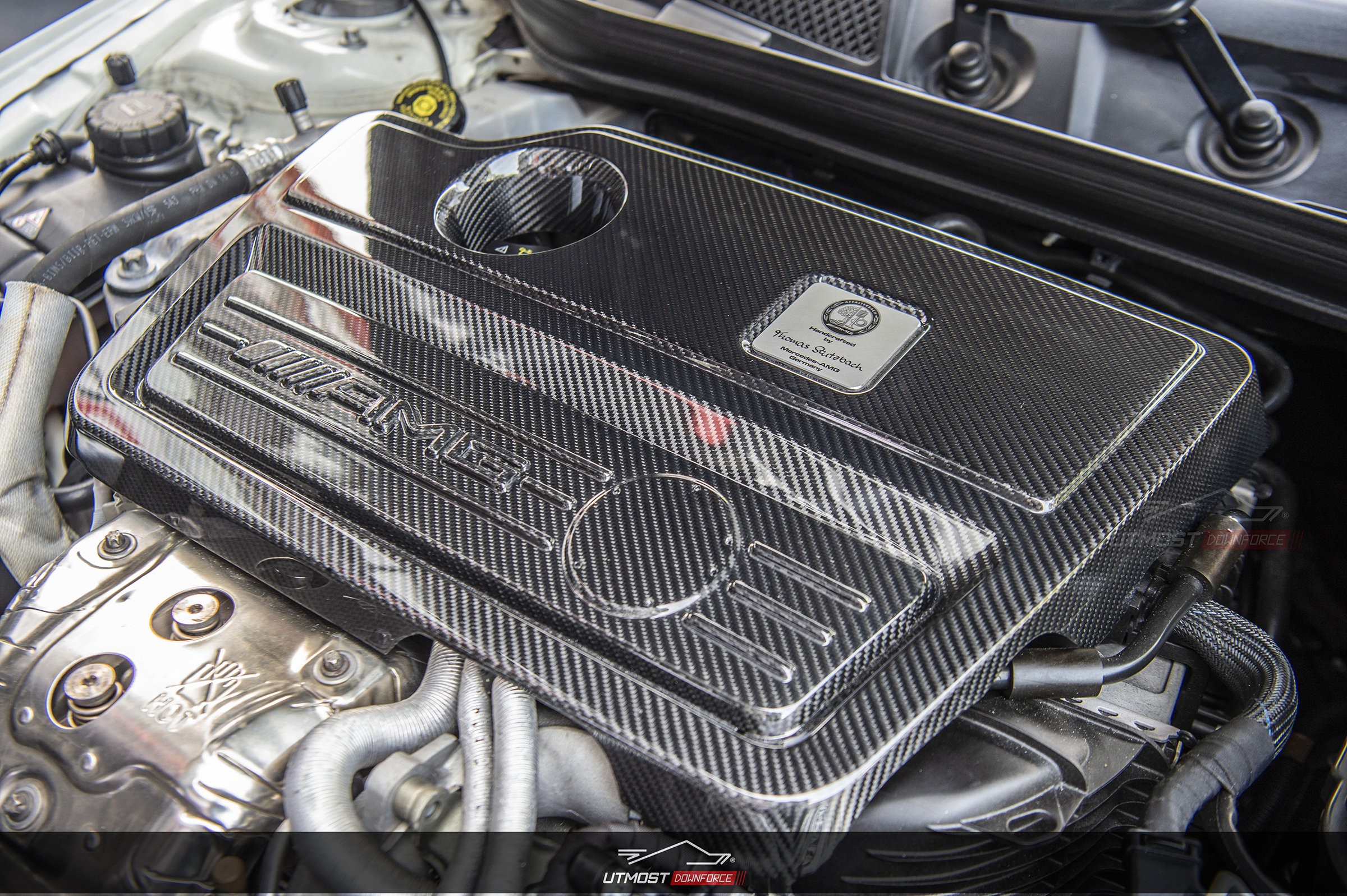 本物美品Mercedes AMG エンジンカバー A45 CLA45 GLA45 本物美品Mercedes AMG エンジンカバー A45 CLA45 GLA45