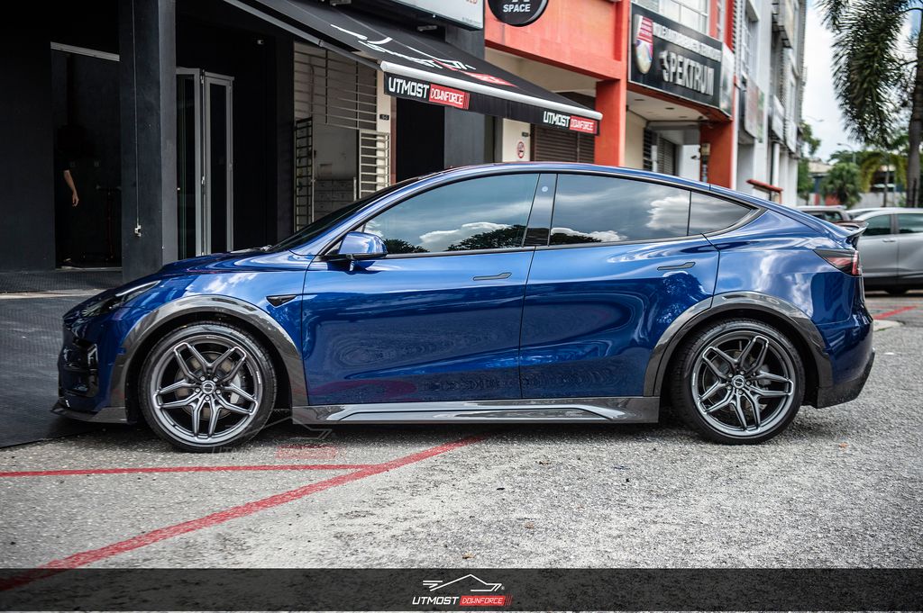 Tesla Model Y S Design Dry Carbon Wide Bodykit – Utmost Downforce Garage