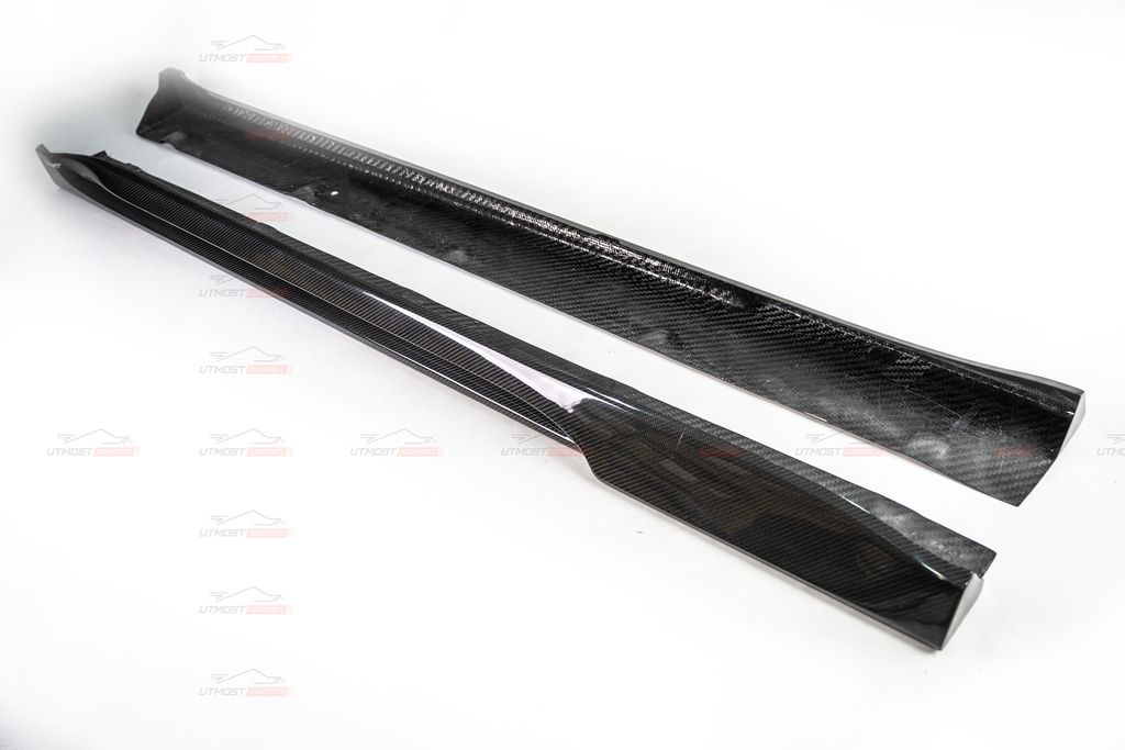 MACAN 2022-2024 CMST SIDE SKIRT DRY CF 1