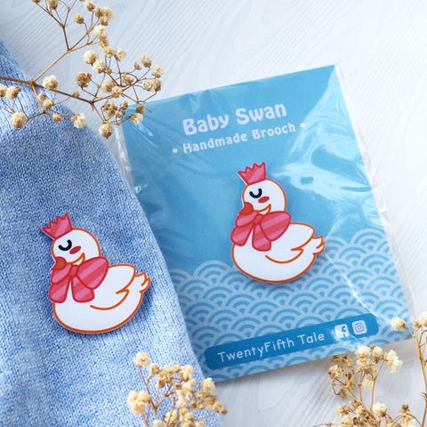 Brooch_Baby Swan_4b.jpg