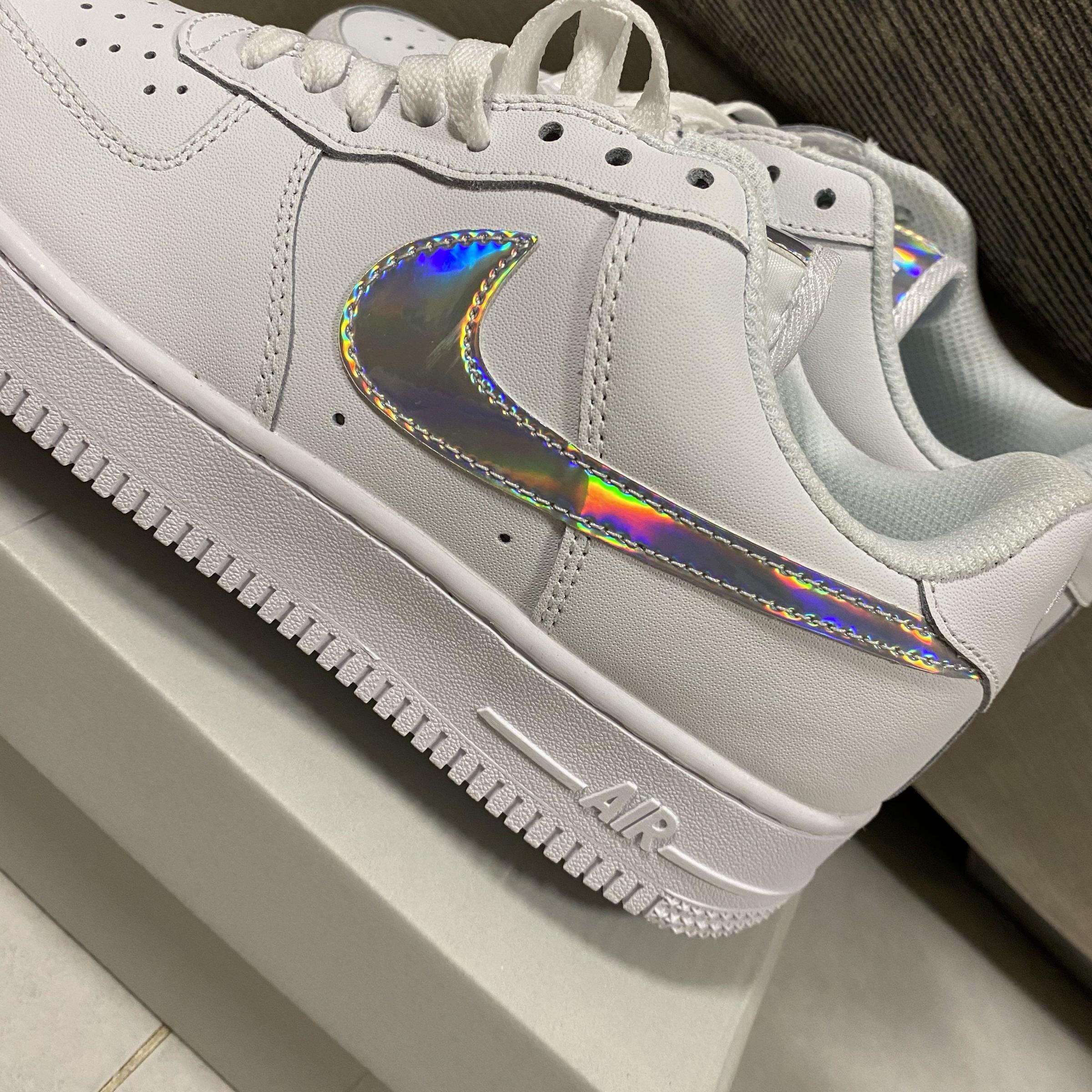 Nike Air Force 1 Holographic Swoosh – shopwith.styleee