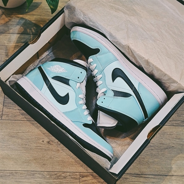 Nike Air Jordan 1 Mid Aqua Blue Tint – shopwith.styleee