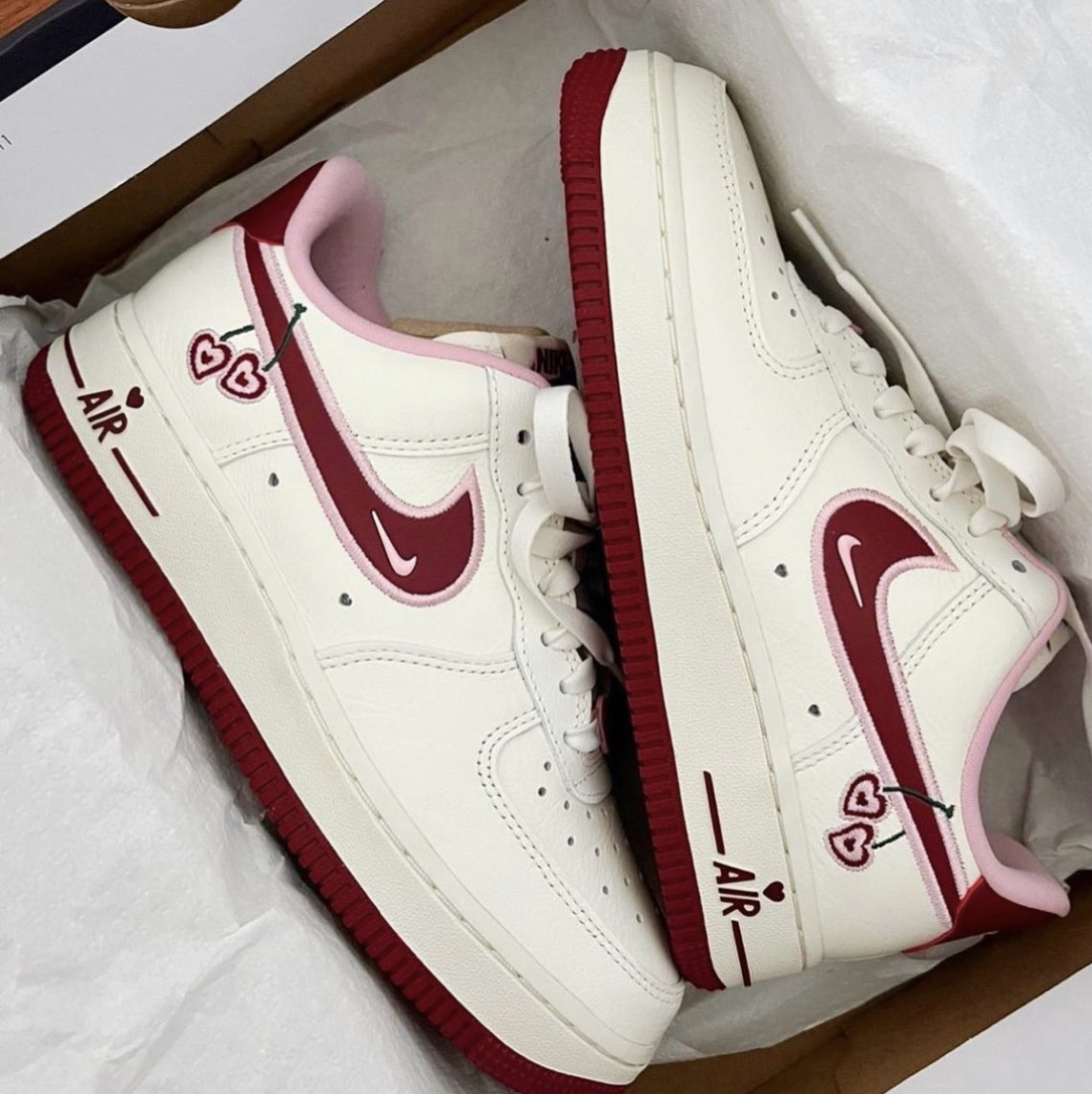 Nike Air Force 1 Valentine's Day 2023 – shopwith.styleee