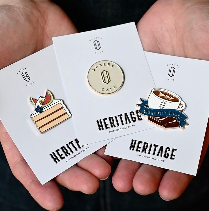 Pins1