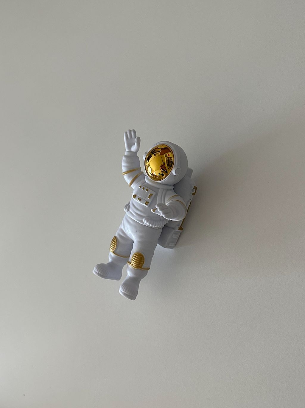 AEA226F5-4734-499C-AC67-BF3411C1FFDF