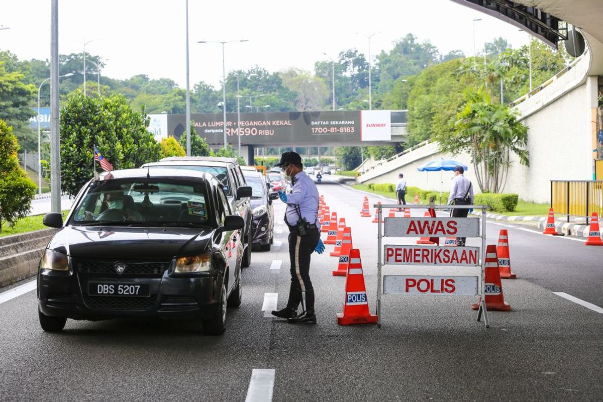 Ismail Sabri: Workers can still commute under CMCO, but employers advised to allow work from home