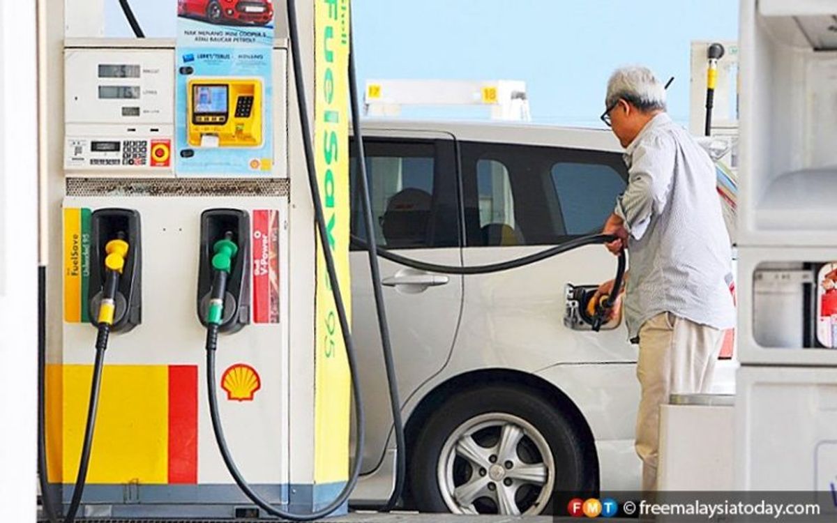 Ismail confirms MySejahtera scan not needed when pumping petrol
