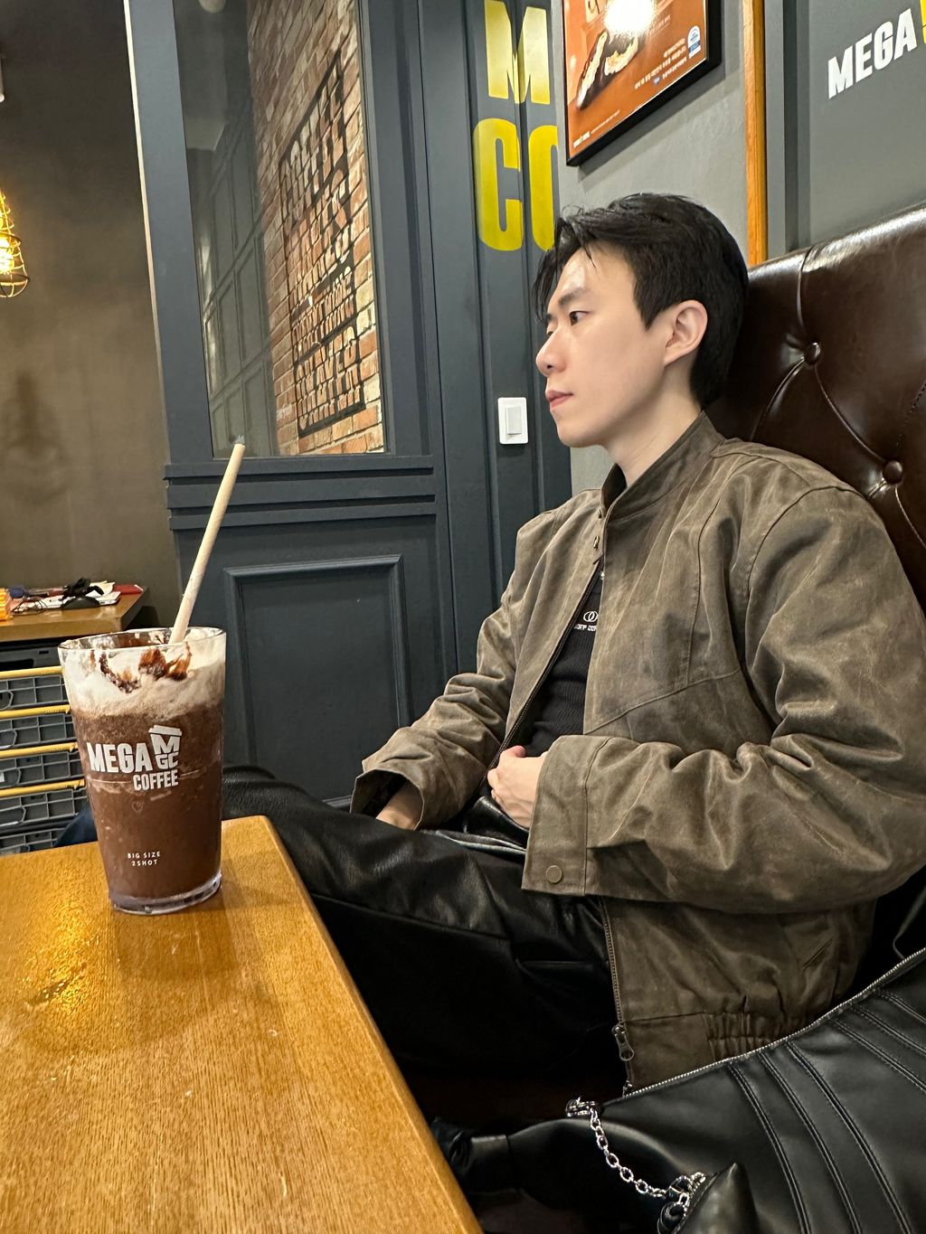 Facetune_07-11-2023-02-38-59