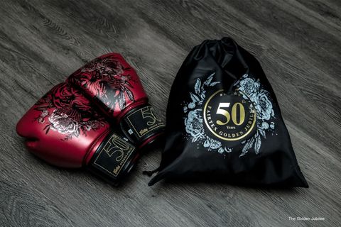 golden_jubilee_gloves_nylon_bag