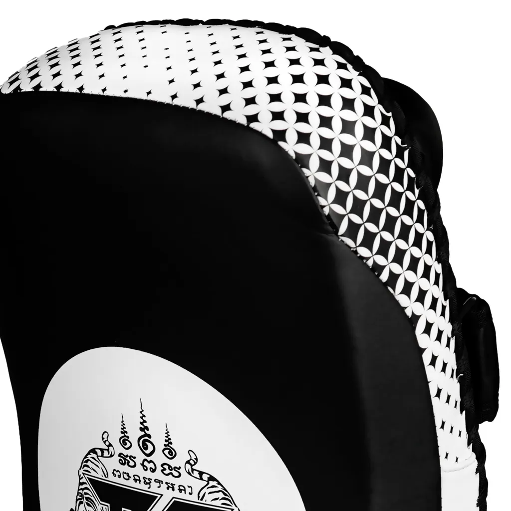KickingPads1_E