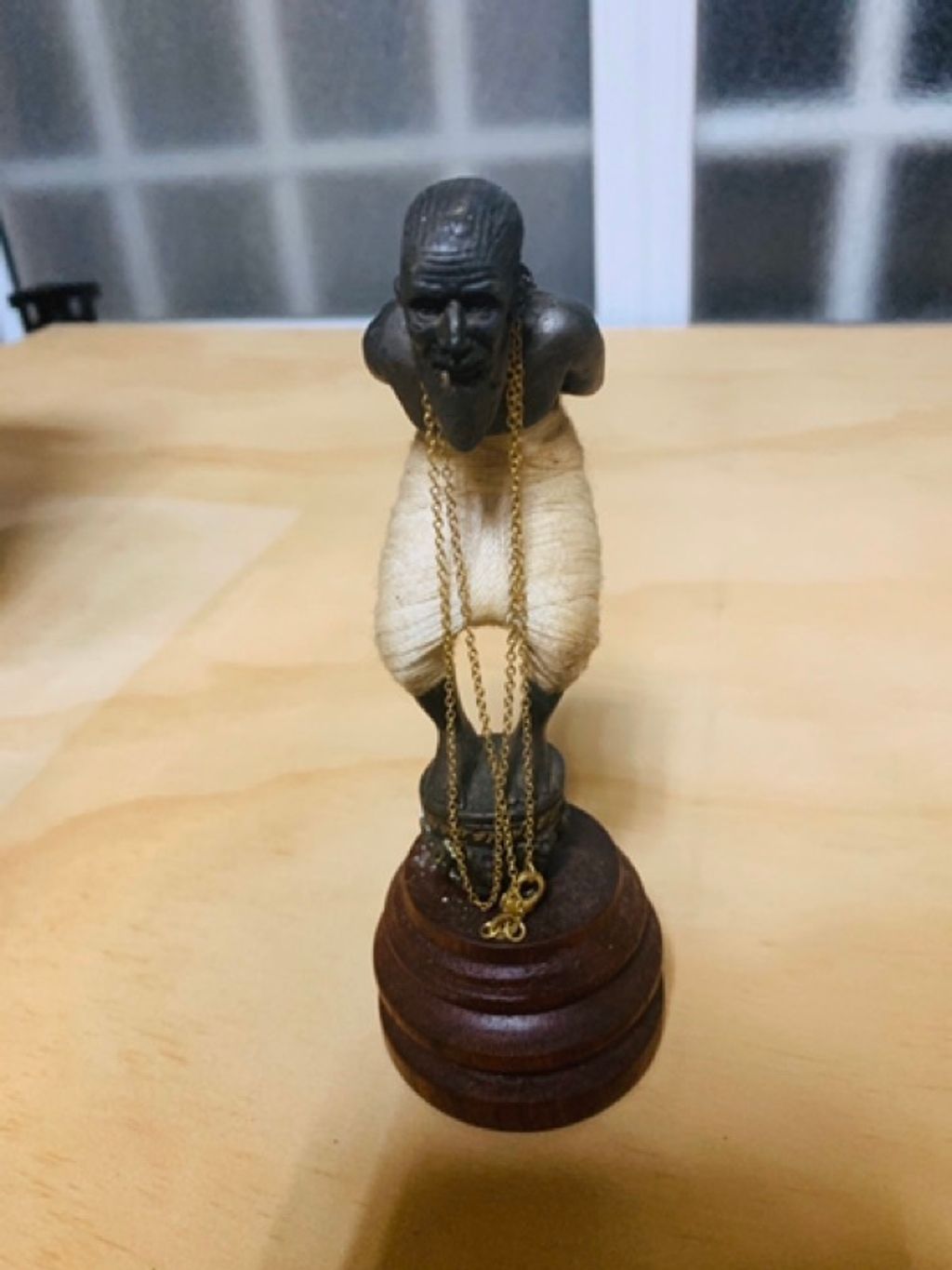 龍婆蓋魂魄勇供奉型 年份 佛歷2556 開光師傅 龍婆蓋及泰南5位高僧 材料 底部塞入聖粉及符管 永不調謝的花