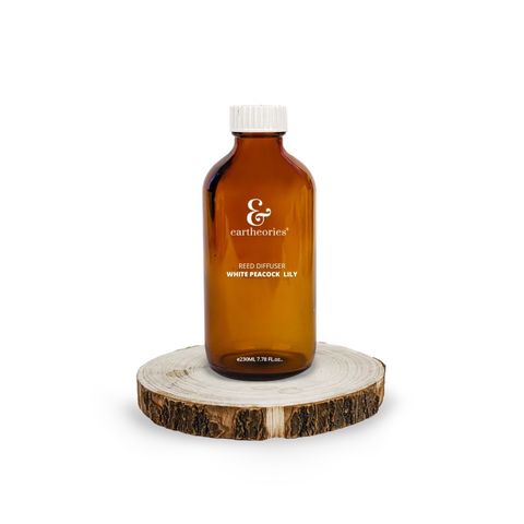 RD White Peacock Lily