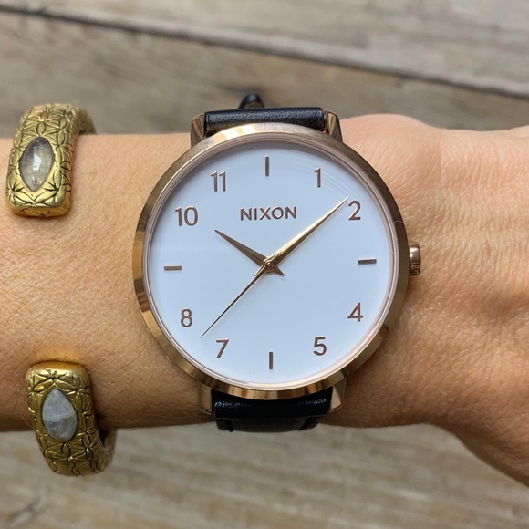 nixon arrow leather