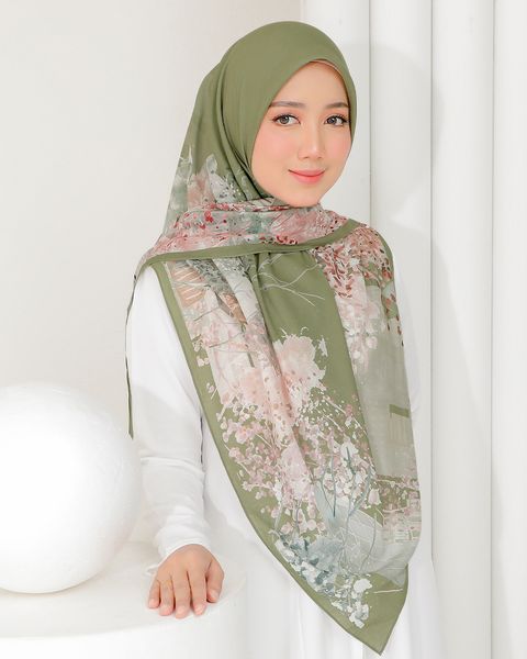 RESTOCK-BLOSSOMS-IN-LONDON-EMILY-1.jpg