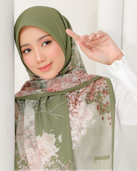 RESTOCK-BLOSSOMS-IN-LONDON-EMILY-2.jpg