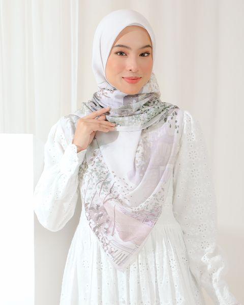 RESTOCK-BLOSSOMS-IN-LONDON-CHARLOTTE-1.jpg