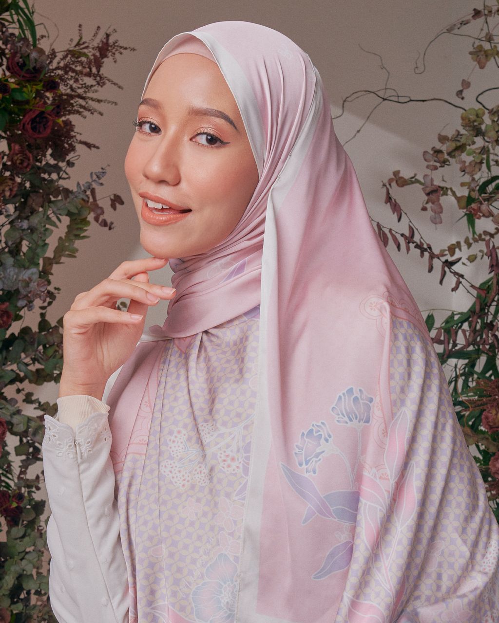 NOSTALGIA-RAYA_SHAWL-SATIN_RAMARAMA-3