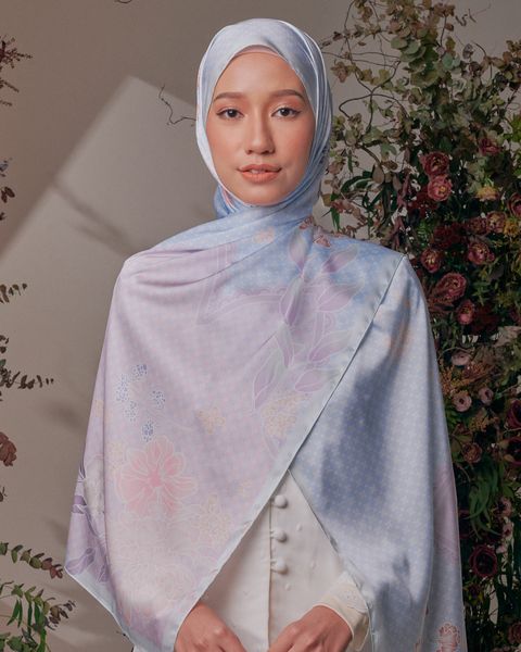 NOSTALGIA-RAYA_SHAWL-SATIN_KAWUNG