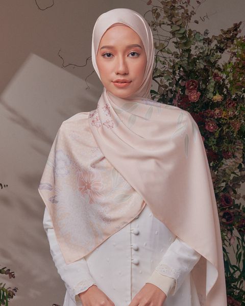 NOSTALGIA-RAYA_SHAWL-SATIN_CEPLOK
