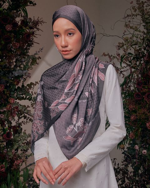 NOSTALGIA-RAYA_SHAWL-SATIN_BUNGA-KERUBUNG-2