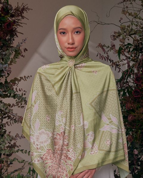 NOSTALGIA-RAYA_SHAWL-SATIN_BUNGA-BULUH