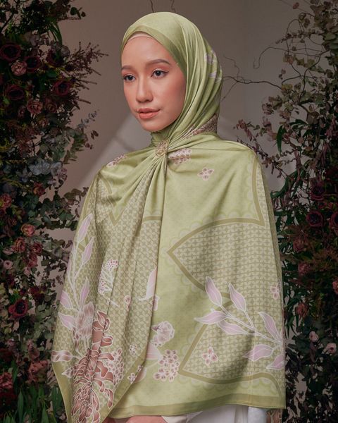 NOSTALGIA-RAYA_SHAWL-SATIN_BUNGA-BULUH-2