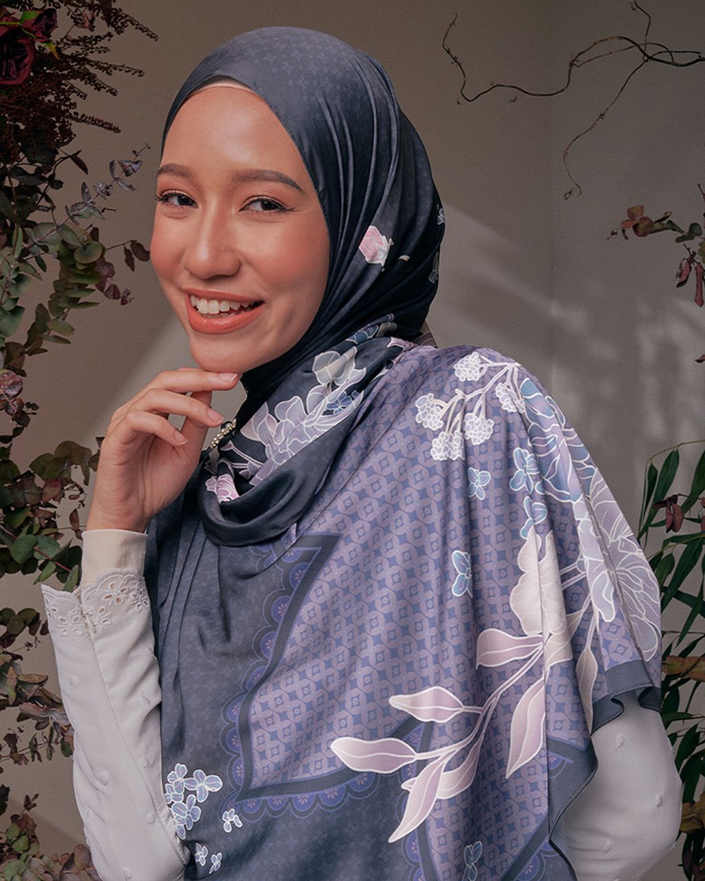 NOSTALGIA-RAYA_SHAWL-SATIN_CEMPAKA-TANJUNG-3