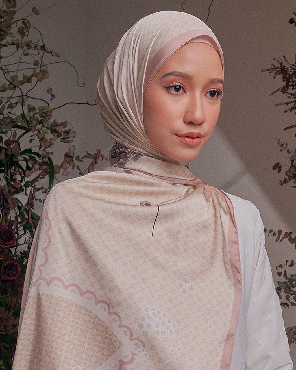 NOSTALGIA-RAYA_SHAWL-SATIN_JALUR-3