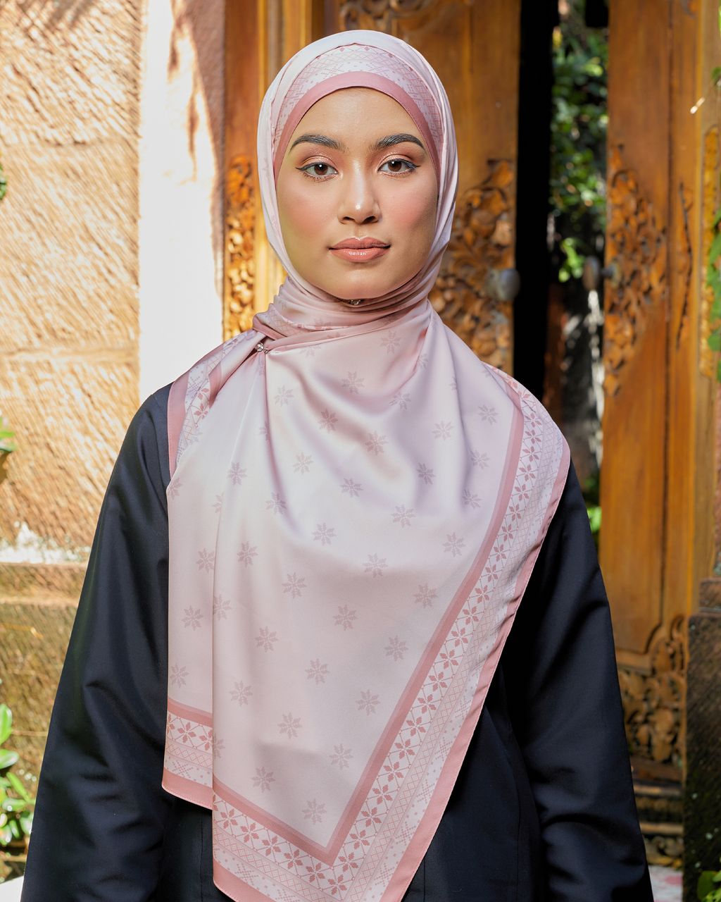 WARISAN_SHAWL-SATIN_NGAJAT-1