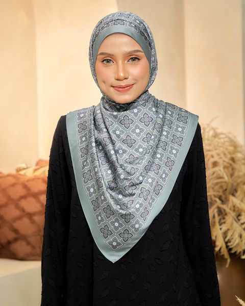 8TH-ANNIVERSARY-MAERAYA_WEBSITE-SHAWL-SATIN-LAKE-1