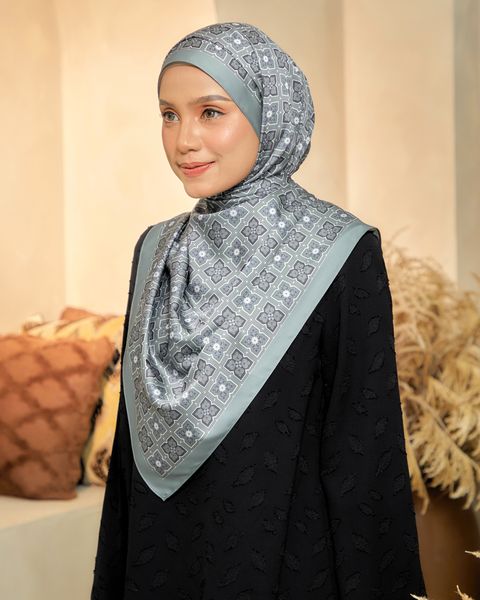 8TH-ANNIVERSARY-MAERAYA_WEBSITE-SHAWL-SATIN-LAKE-2
