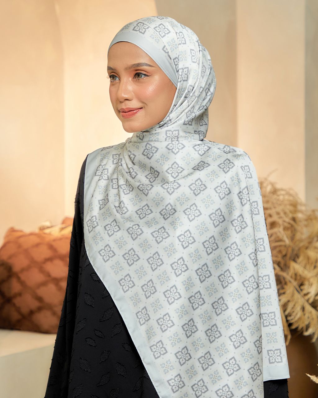 8TH-ANNIVERSARY-MAERAYA_WEBSITE-SHAWL-SATIN-SONATA-2