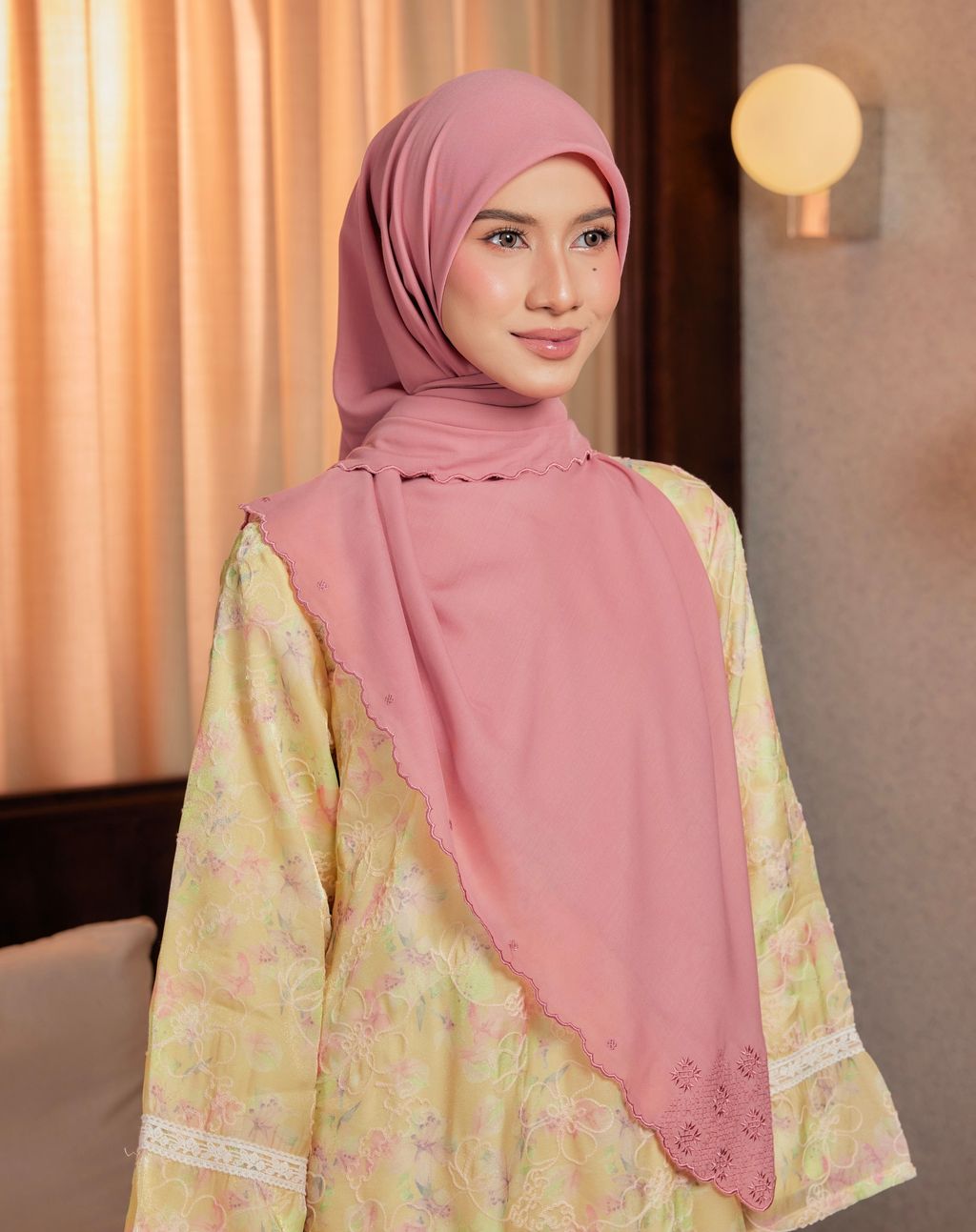 tudung-bawal-labuh-maejestica-apricot-blush2