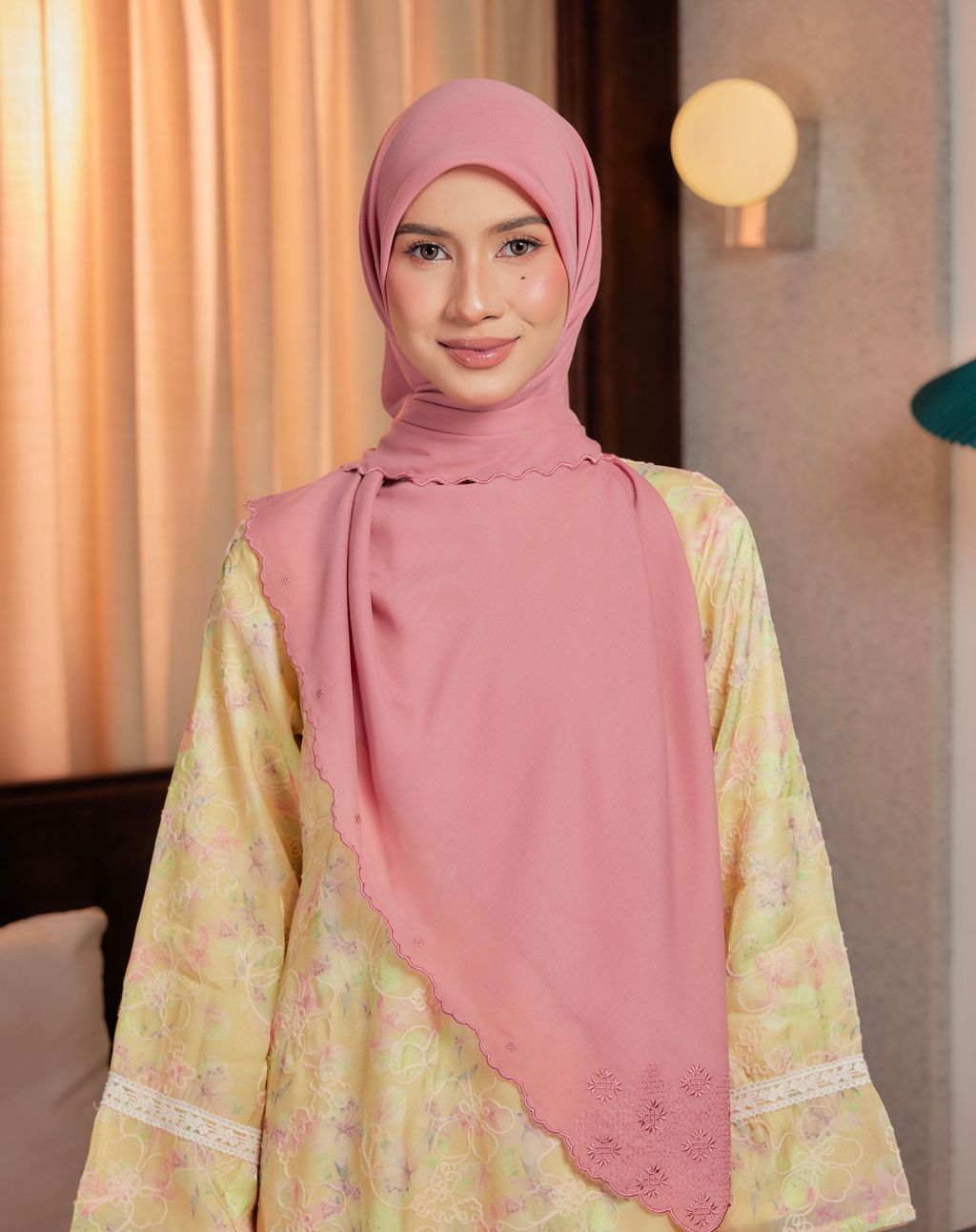 tudung-bawal-labuh-maejestica-apricot-blush