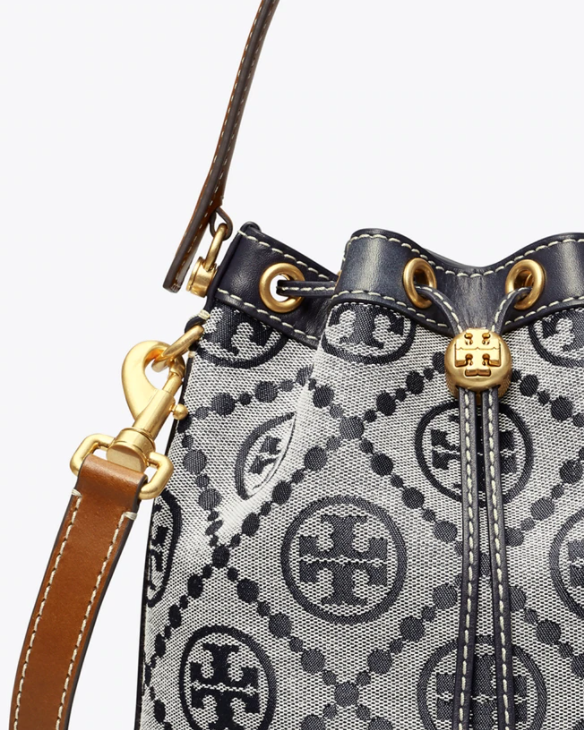 2021-03-1917_08_31-TMonogramJacquardBucketBag_Women_sHandbags_ToryBurch_1080x.png